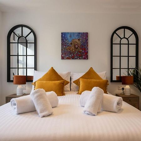 Mrs Watermelon Apartment ฟอร์ตวิลเลียม ภายนอก รูปภาพ